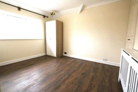 5 bedroom detached house to rent - Photo 4