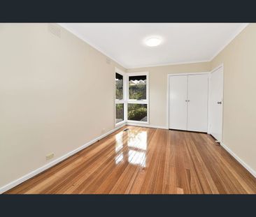 2/6 Rosaline Avenue, Mount Waverley, Vic 3149 - Photo 2