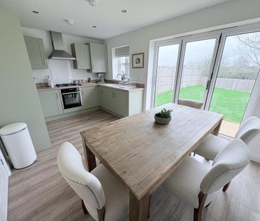 3 bedroom semi-detached house to rent - Photo 3