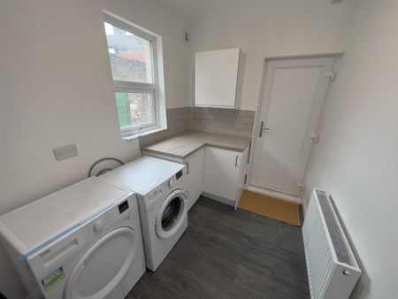 1 bedroom in a house share to rent - Photo 5