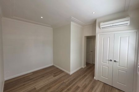 View Saturday at 11.30am - 11.50am - Photo 2