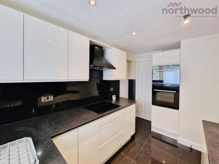 3 bedroom link detached house to rent - Photo 3