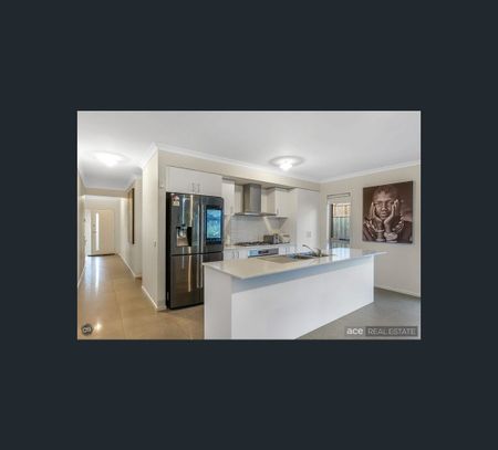 8 Hawker Street, Williams Landing, Vic 3027 - Photo 4