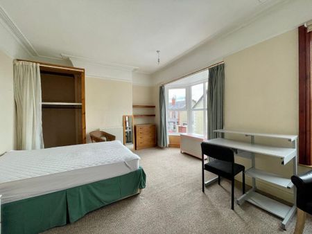 4 bedroom terraced house to rent - Photo 2