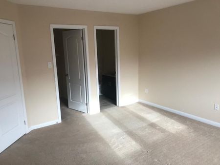 For Lease - 5 Mccandless Crt Court, Milton, Ontario - Photo 3