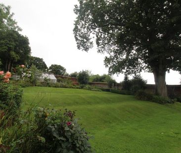 4 bedroom detached house to rent - Photo 3