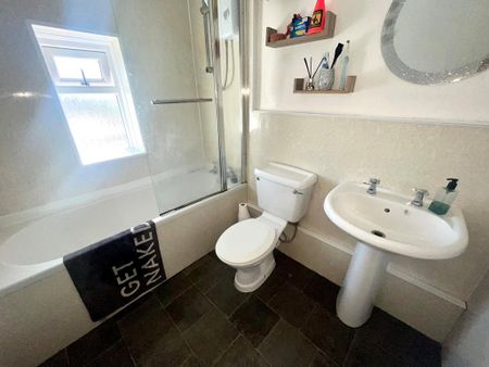 2 bedroom terraced house to rent - Photo 5