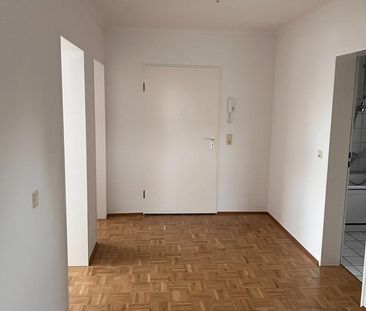 Helle 4-Zimmer-Dachgeschosswohnung in Leverkusen-Manfort - Foto 1