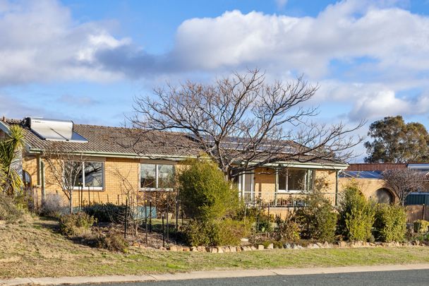 33 Brunswick Circuit, Kaleen ACT 2617 - House For Rent | Domain - Photo 1