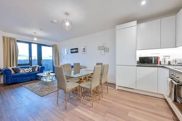 3 bedroom flat to rent - Photo 1