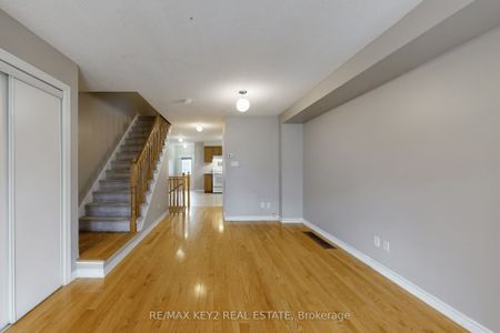 For Lease - 369 Caboto Trail, Markham, Ontario - Photo 2