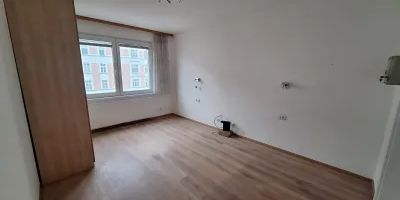 Helle, geräumige 2 Zimmer Wohnung - Photo 3