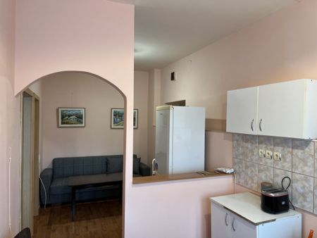 Garsoniera spatioasa 35 mp str croitorilor - Fotografie 5