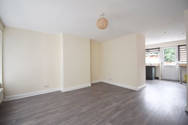 Broad Close, Hersham, WALTON-ON-THAMES, KT12 - Photo 1