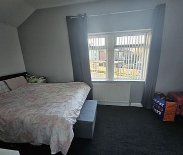 2 Bed - 37 Wortley Road, Leeds - LS12 3HT - Student/Professional - Photo 5