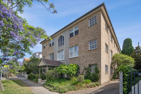 Elegant & Light Filled Home In Much-Desired Rose Bay Address - Photo 3