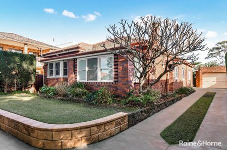 31 Earlwood Avenue, Earlwood, NSW 2206 - Photo 3