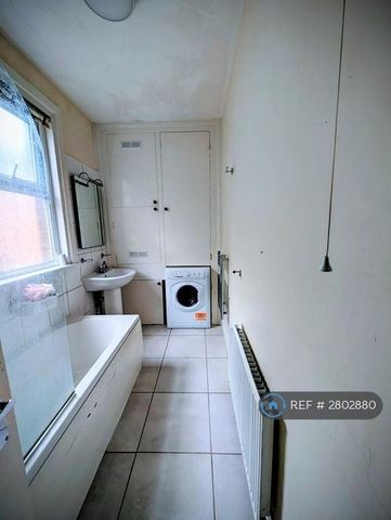 2 bedroom maisonette to rent - Photo 2
