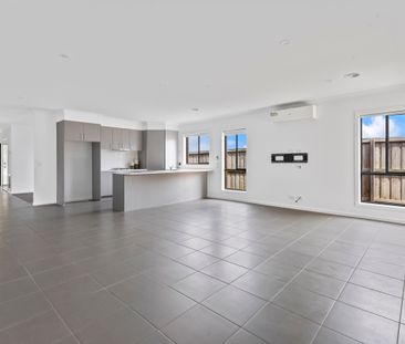 Stylish Family Living in a Peaceful, Nature-Filled Setting - Photo 1