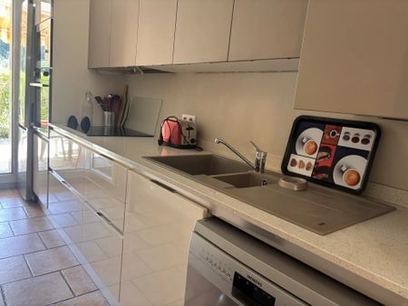 Location Appartement 3 pièces 59m² NICE 06200 - Photo 2