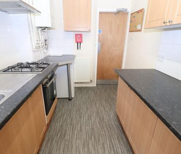 4 bedroom terraced house to rent - Photo 2