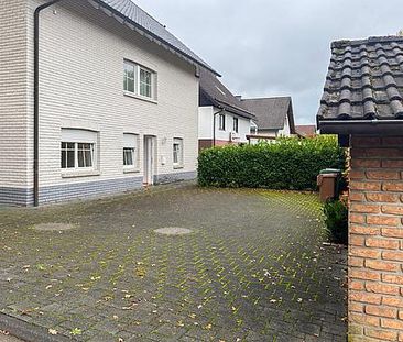 Gepflegte 2-Zimmer-Einliegerwohnung mit separaten Eingang - in ruhi... - Foto 1