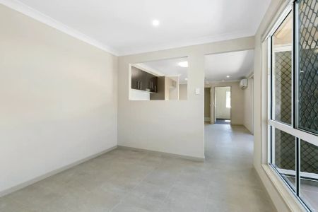 “Modern Duplex in Collingwood Park!” - Photo 3