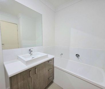 âStay Cool with Air Conditioning, Solar Power & Ceiling Fans | Ca... - Photo 2