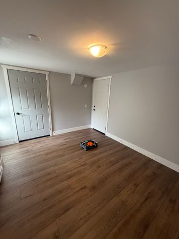 3 bed 2 bath walk out suite in black mountain - Photo 3