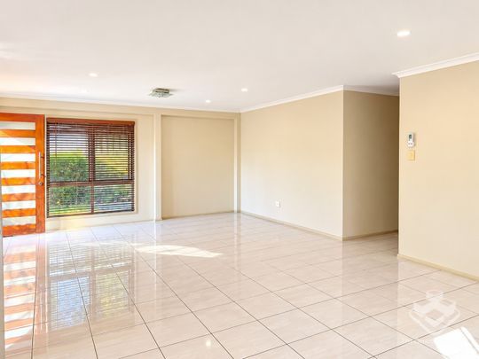 Three-Bedroom Home with Air Conditioning | Convenient Location in Beenleigh - Photo 1