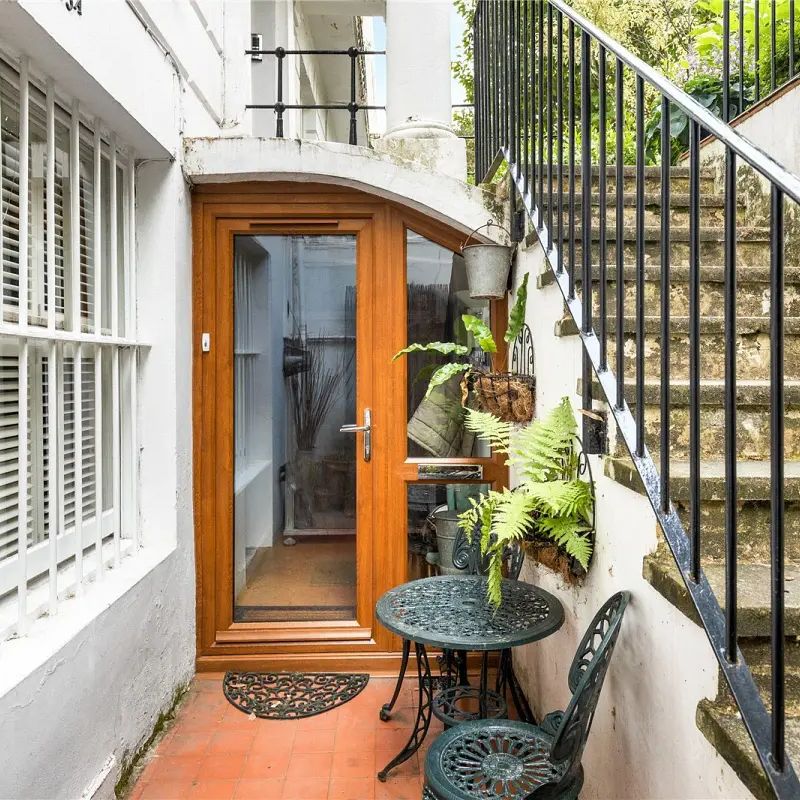 1 bedroom flat in Notting Hill - Photo 1