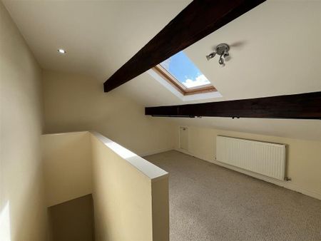 2 bedroom terraced house to rent - Photo 2