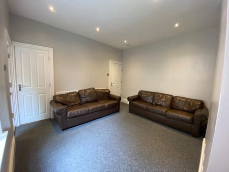 6 bedroom terraced house to rent - Photo 4