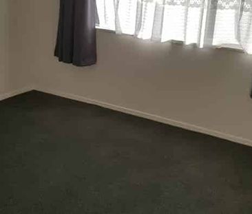 Ready to move In - 3BDRM - *Available NOW* - Photo 2