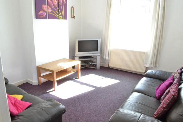 5 bedroom house to rent - Photo 1