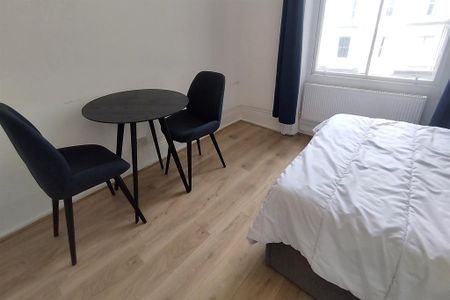 Studio to rent - Photo 4