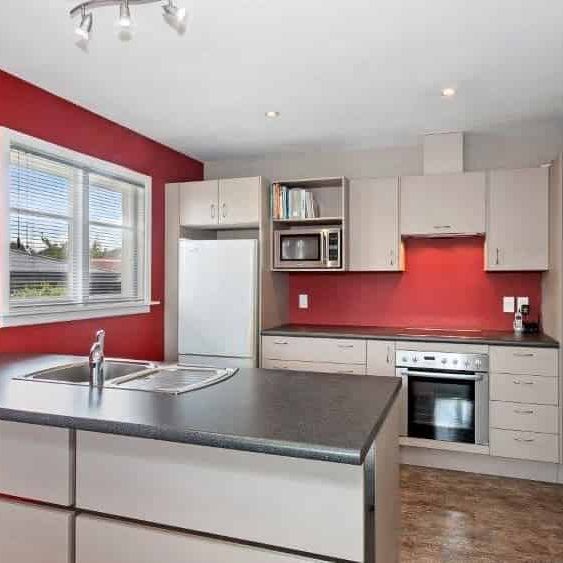 Spacious Living - Photo 1