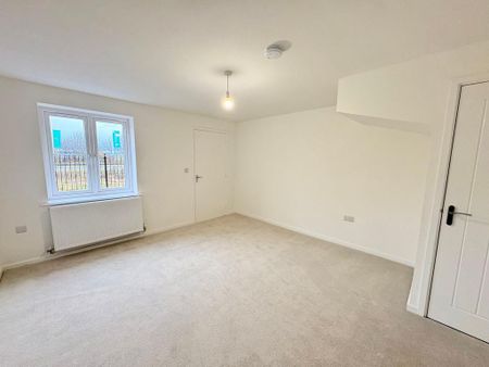 3 bedroom semi-detached house to rent - Photo 2