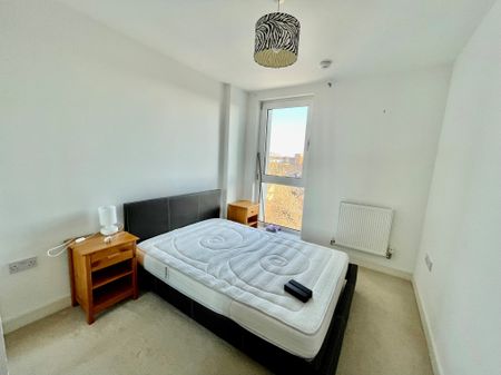 2 bedroom apartment to rent Ocean Way, Southampton, SO14 - Photo 2