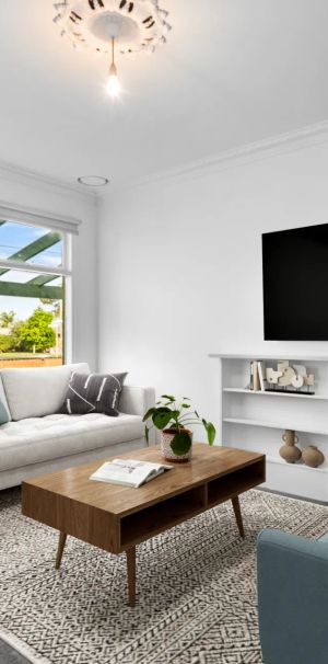 One Bedroom Unit in a Great Location! - Photo 1