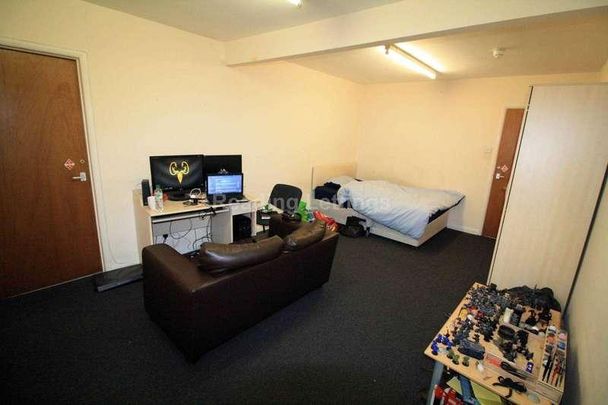 Wokingham Road - Most Bills Included, RG6 - Photo 1