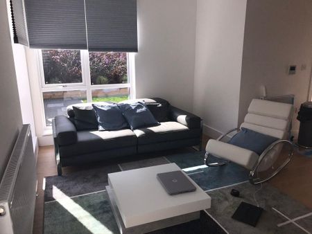 3 bedroom detached bungalow to rent - Photo 2