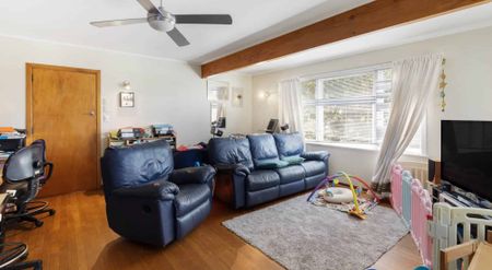 10 Quona Avenue, Mount Roskill - Photo 3