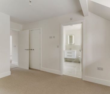 3 bedroom semi-detached house to rent - Photo 6