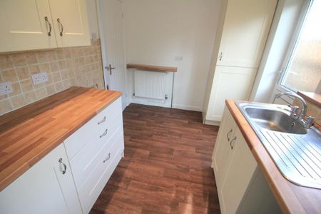 3 bedroom detached bungalow to rent - Photo 4