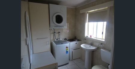 House To Rent - Photo 5