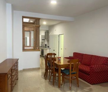 Alquiler de piso en Calle Algarrobo - Photo 1