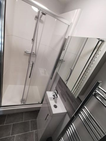 2 bedroom private hall to rent - Photo 5