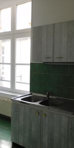 Bayeux, rue du Gal de Dais : F2 1er étage - Photo 3