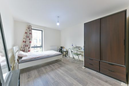 2 Bed Flat, Warburg Court, NW9 - Photo 4